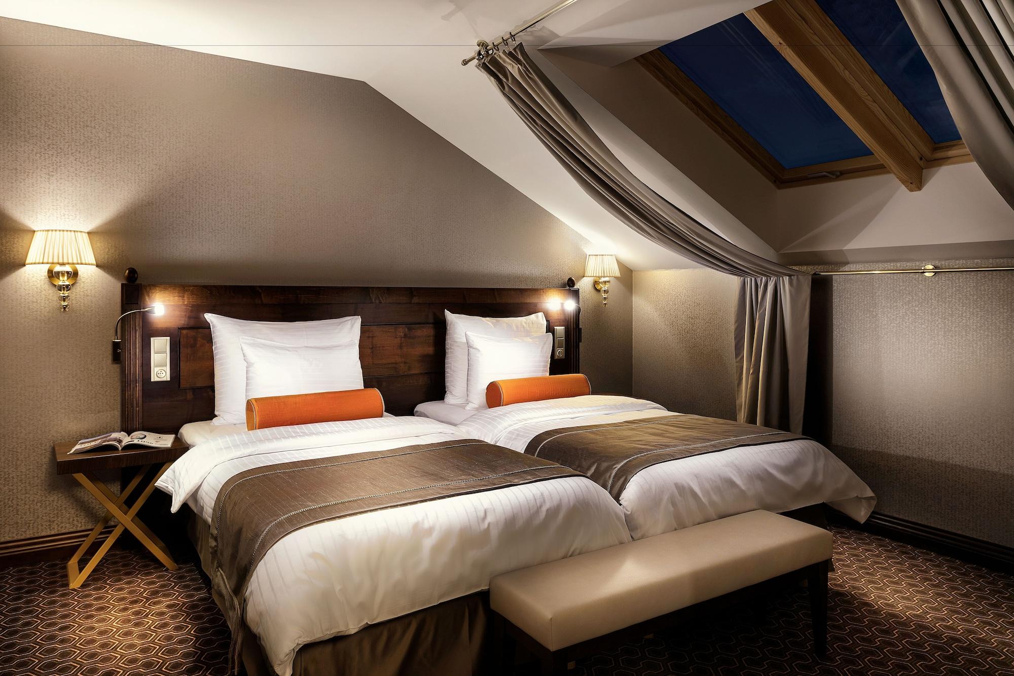 Cosmopolitan Otel 5*