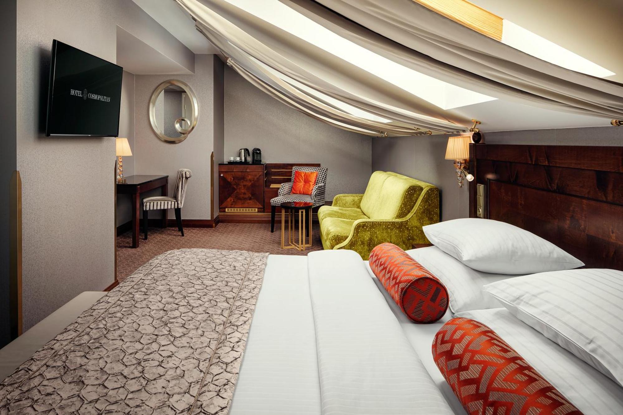 Cosmopolitan Otel 5*